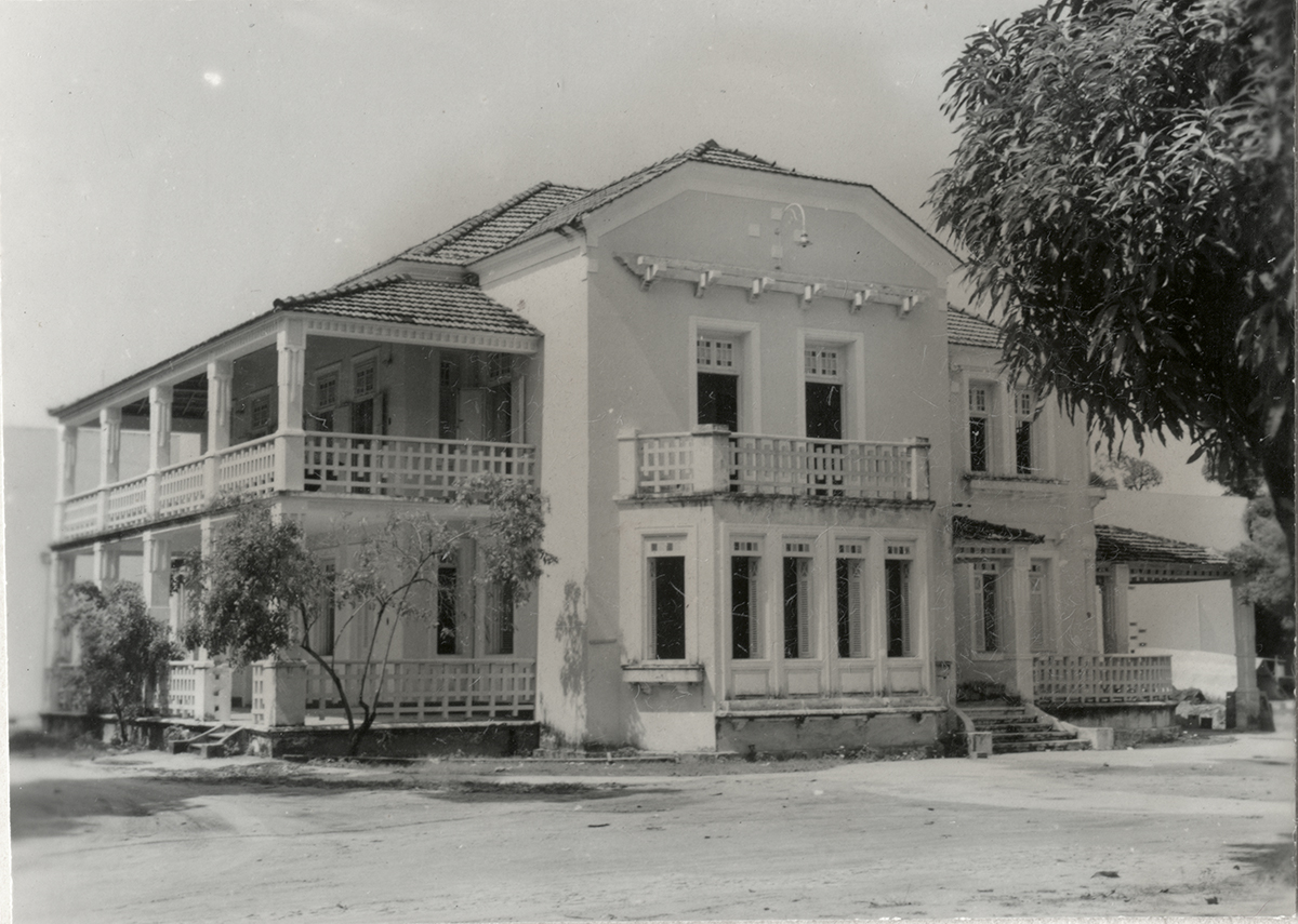 Primeira sede do Departamento de Educação e Cultura, o antigo casarão João Gentil, 1963.