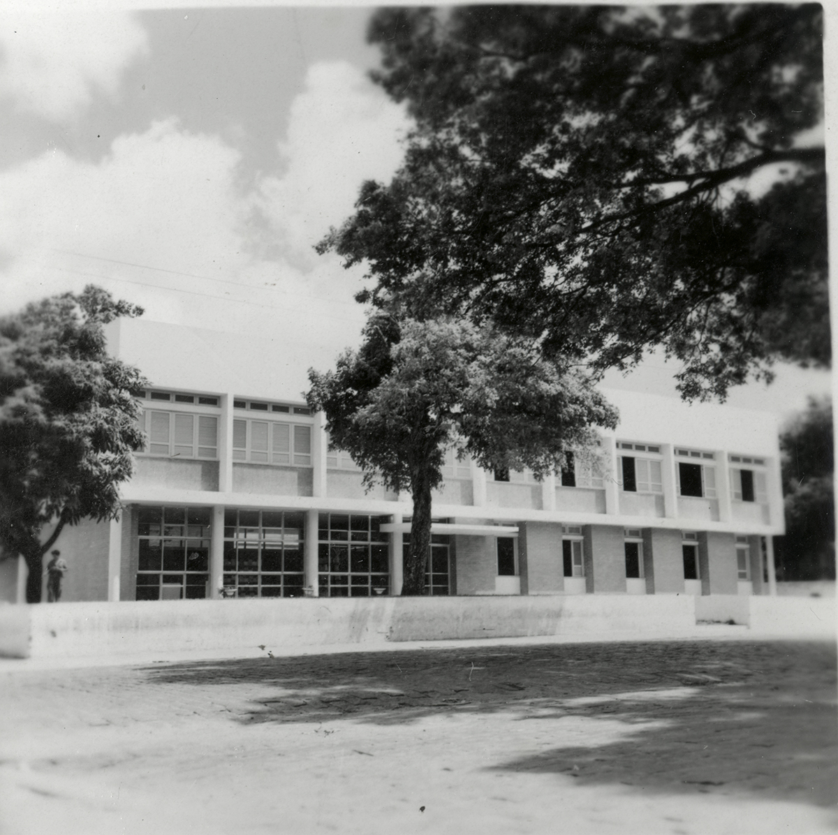 Segunda sede do Departamento de Educação e Cultura, onde funcionava também a Imprensa Universitária, 1962. Atualmente é a Pró-Reitoria de Extensão.