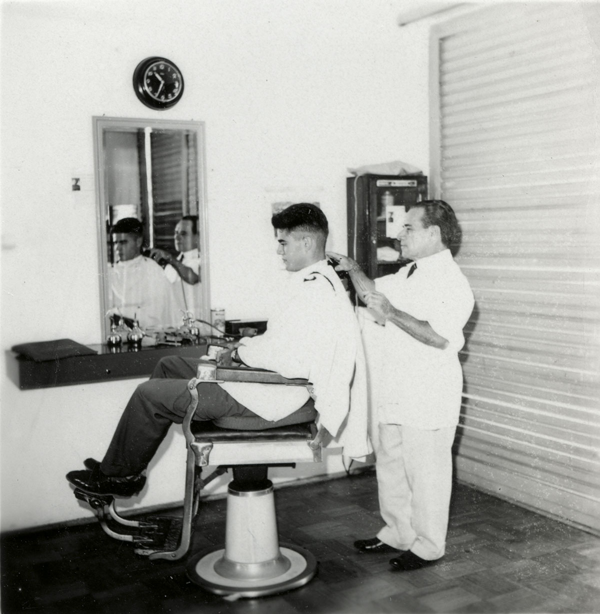 Serviços Divisão de Assistência Estudantil – barbearia, 1962.